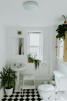 Space-Saving Bathroom Renovation Ideas in Richmond, VA